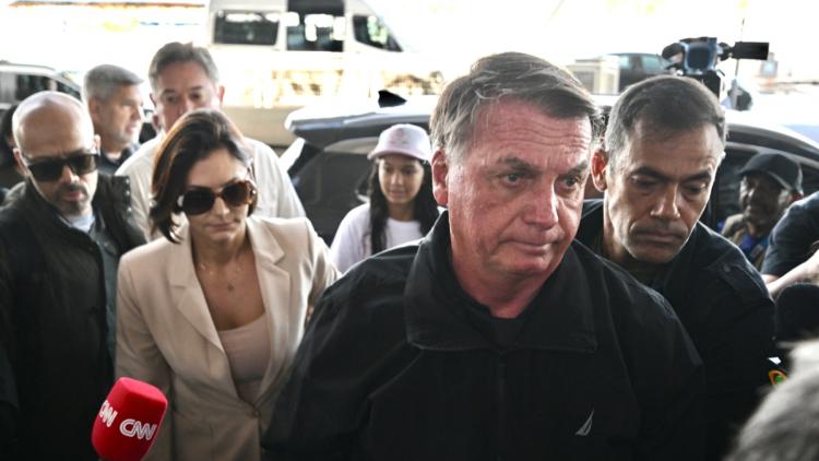 América do Sul/Brasil: Ex-presidente Jair Bolsonaro Acusado de Tentativa de Golpe