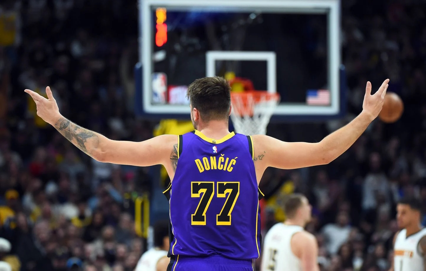 Desporto/Basquetebol: Luka Doncic faz o seu primeiro triple-duplo pelos Lakers e derrota os Mavericks