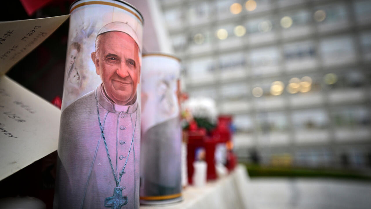 Sociedade/Religião: Vaticano prepara-se para o cenário mais sombrio caso Papa Francisco venha a falecer