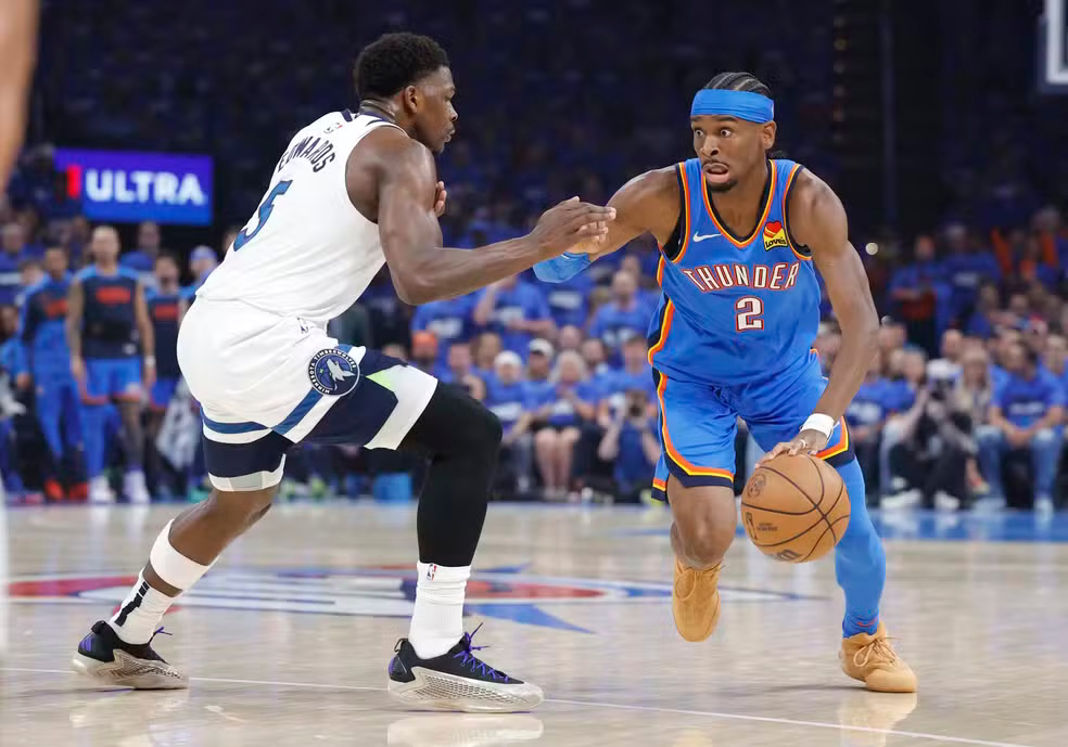 Desporto/Basquetebol: Shai Gilgeous-Alexander brilha com 40 pontos e coloca o Oklahoma City Thunder a um passo das Finais da NBA