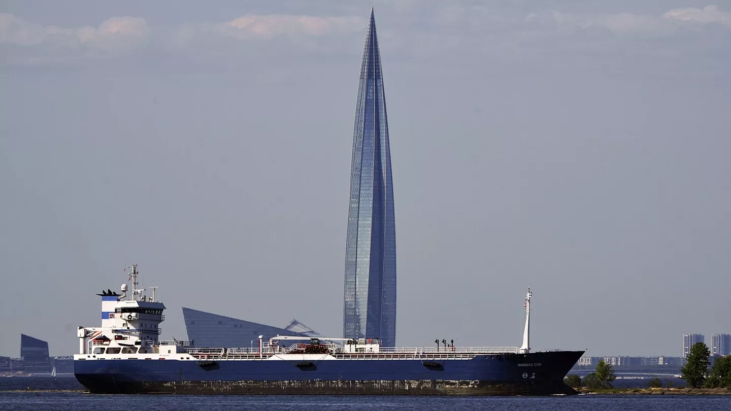 Internacional/Europa: Após 17.º pacote de sanções, UE prepara corte total da energia russa até 2027