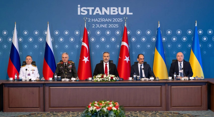 Internacional/Europa: Kremlin descarta cessar-fogo imediato na Ucrânia após negociações sem avanço em Istambul