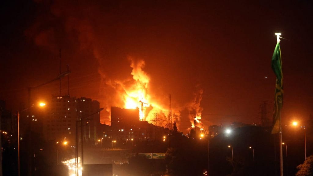 Internacional/Médio-Oriente: Israel promete intensificar ataques contra o Irão após bombardeamentos em Tel Aviv