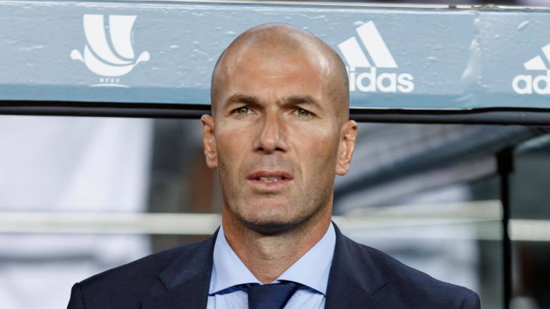 Desporto/Futebol: Zinedine Zidane prepara-se para liderar os Bleus com aposta firme em Rayan Cherki