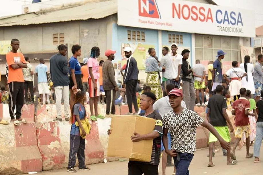 Internacional/África: Angola Confronta-se com uma das Maiores Crises Sociais dos Últimos Anos