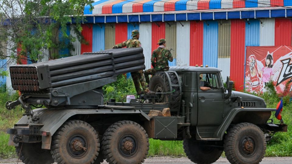 Internacional/Ásia: Tailândia e Camboja Reúnem-se de Urgência na Malásia para Reduzir Tensão Fronteiriça