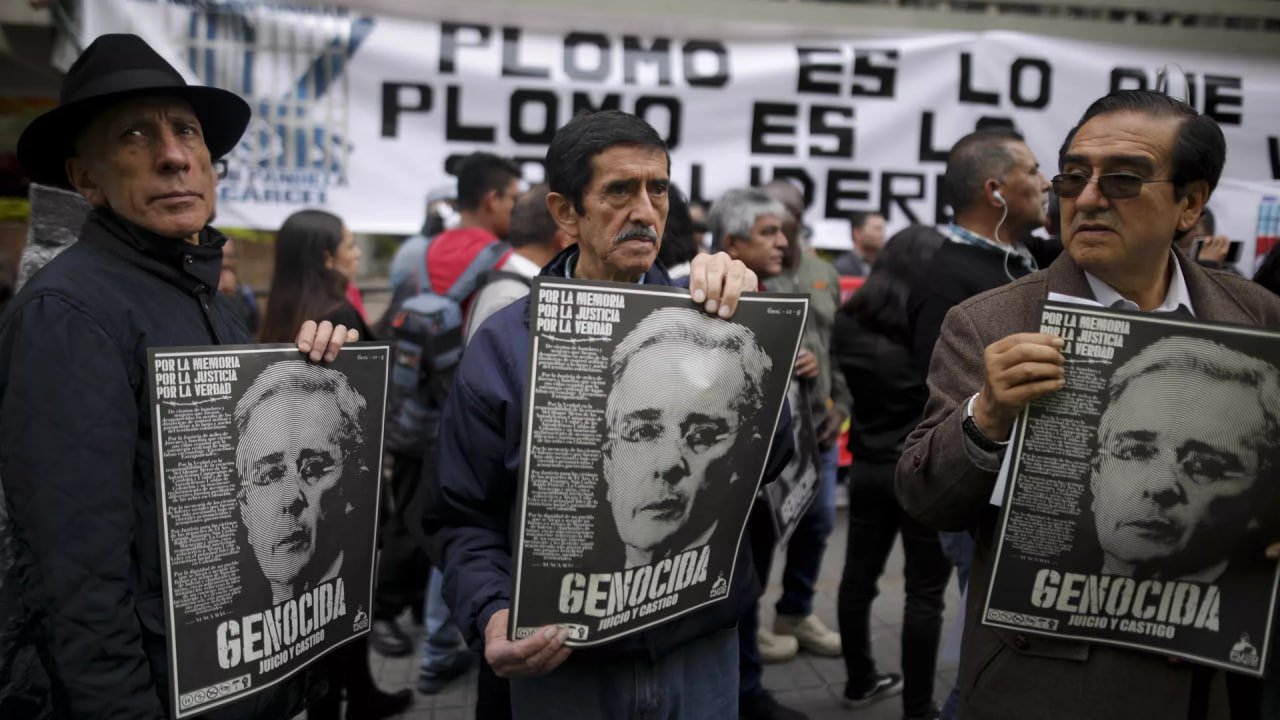 Internacional/América do Sul: Álvaro Uribe condenado por manipulação de testemunhas e suborno na Colômbia