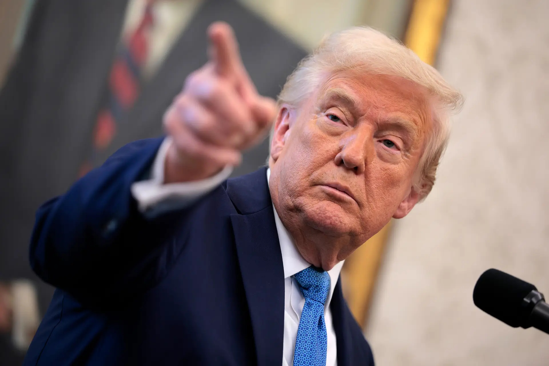 Internacional/América do Norte: Trump Pressiona Zelenskyy e Propõe Fim Imediato da Guerra na Ucrânia