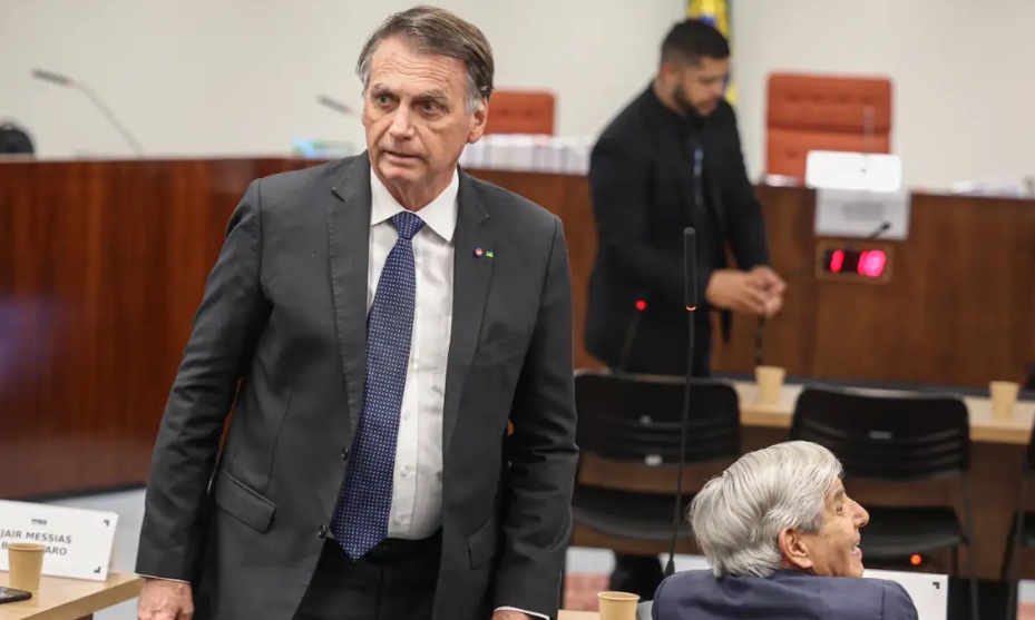 Internacional/América do Sul: Bolsonaro em prisão domiciliária