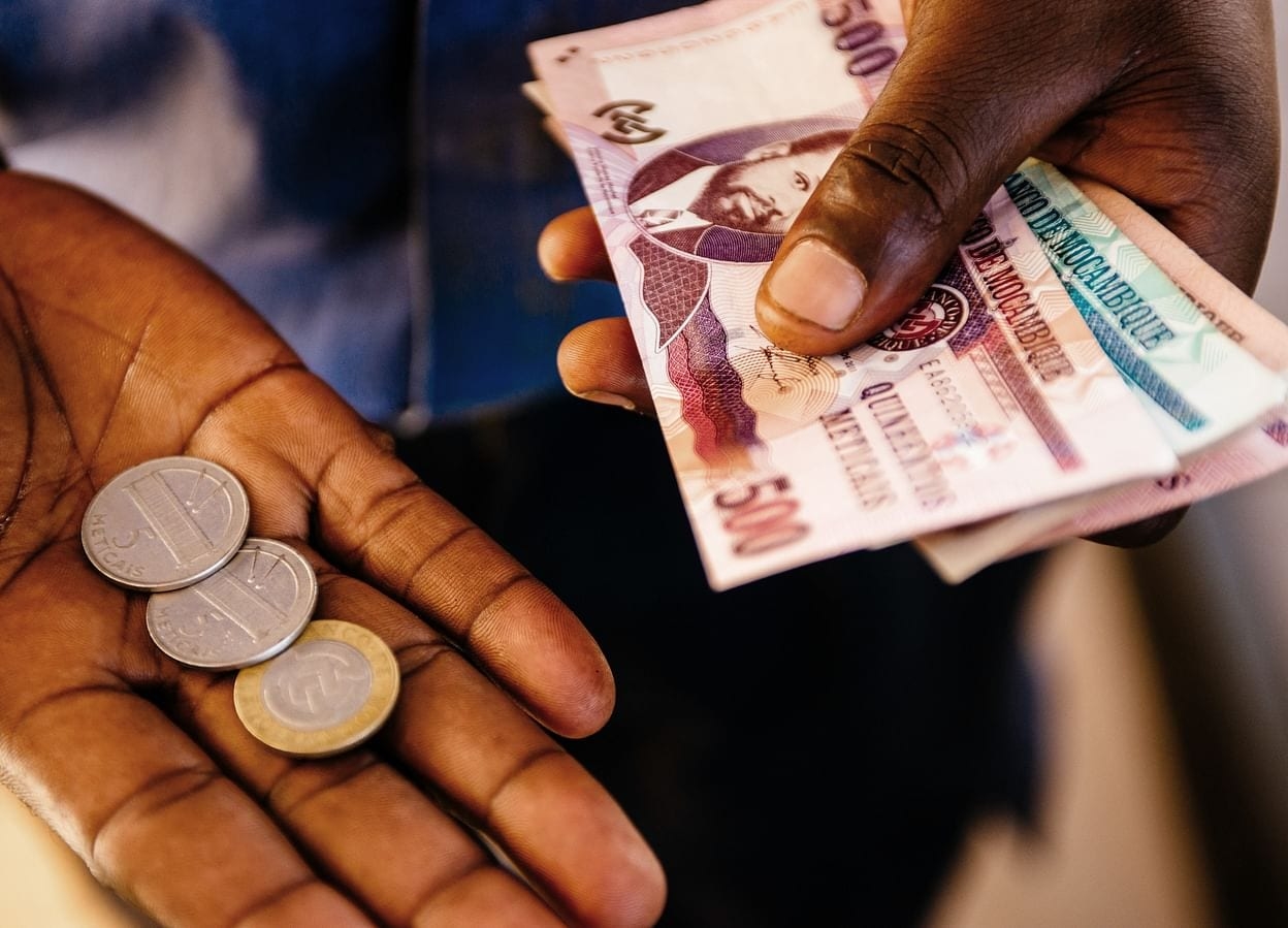 Moçambique/Economia:  Moçambique destina quase toda a despesa ao funcionamento e deixa apenas 6,1% para investimento interno