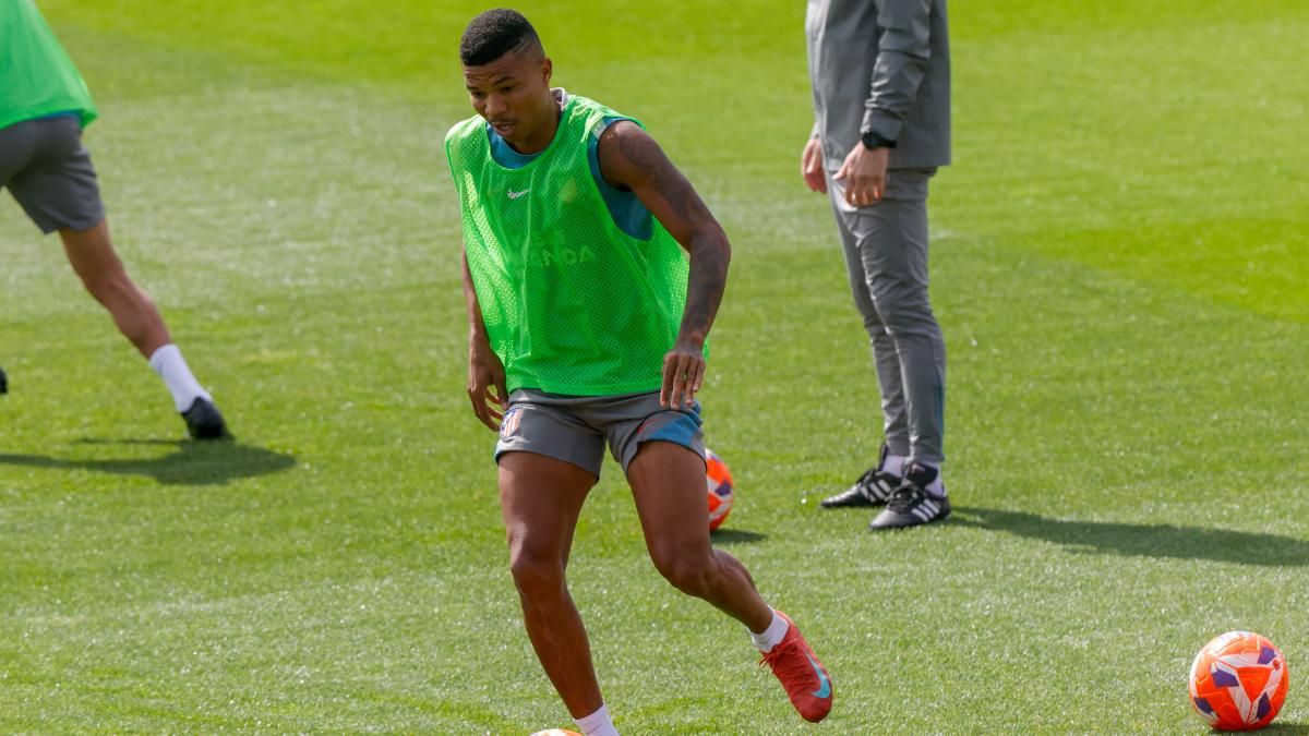 Moçambique/Desporto: Reinildo Mandava faz história, primeiro moçambicano a estrear-se na Premier League com vitória do Sunderland