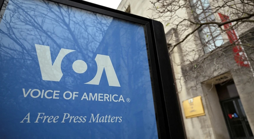 Internacional/América do Norte: Administração Trump avança com demissões em massa na Voice of America e intensifica ataque à imprensa