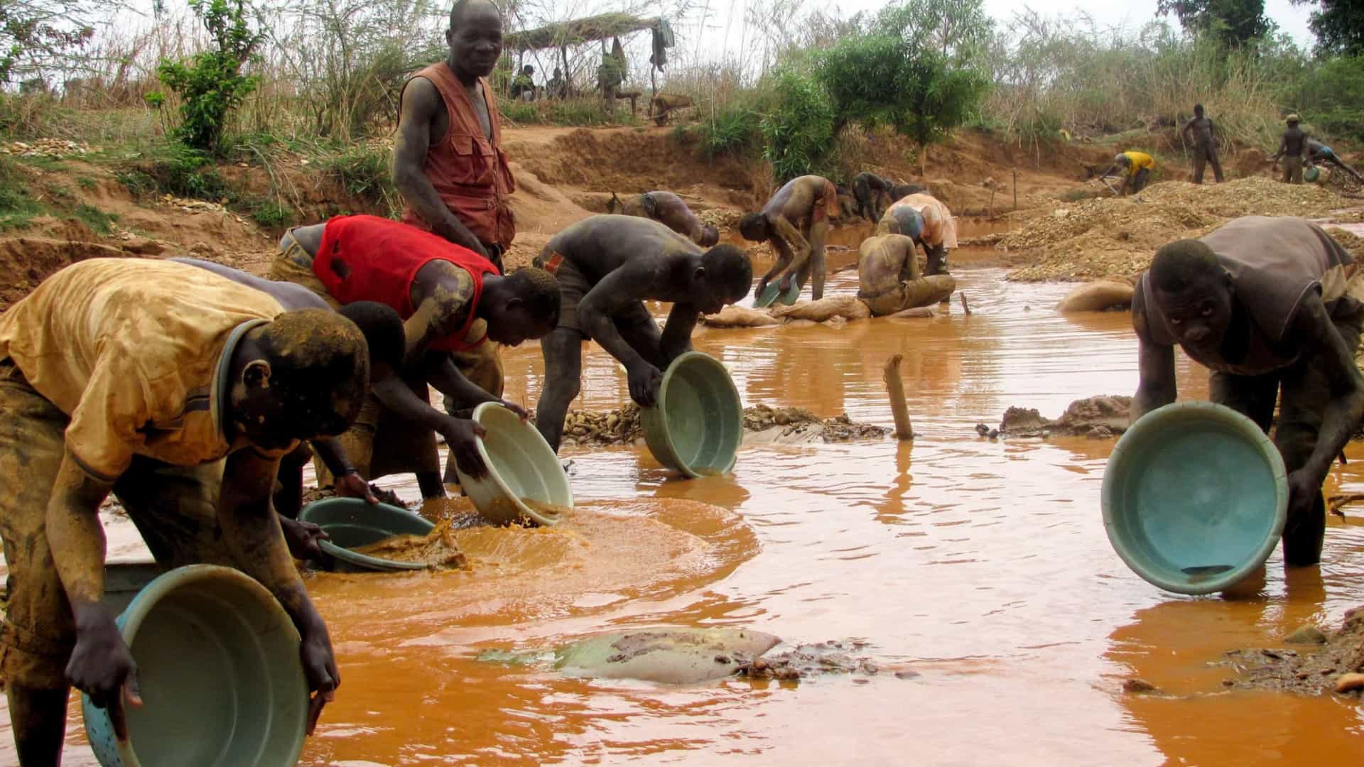 Moçambique/Economia: Moçambique prepara nova lei para garantir participação mínima do Estado em projectos mineiros