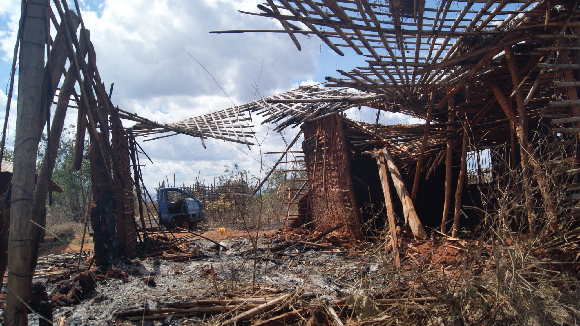 Moçambique/Sociedade: Ataques terroristas agravam crise humanitária em Memba com novos mortos e destruições