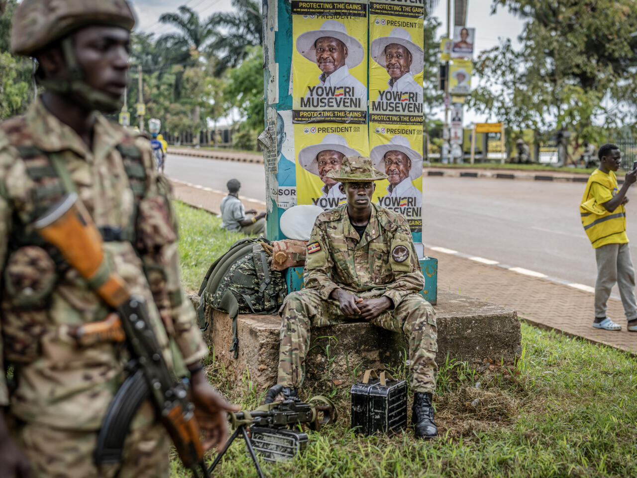 Internacional/África: Uganda vota sob tensão, apuramento decorre em meio a apagão da internet e denúncias da oposição