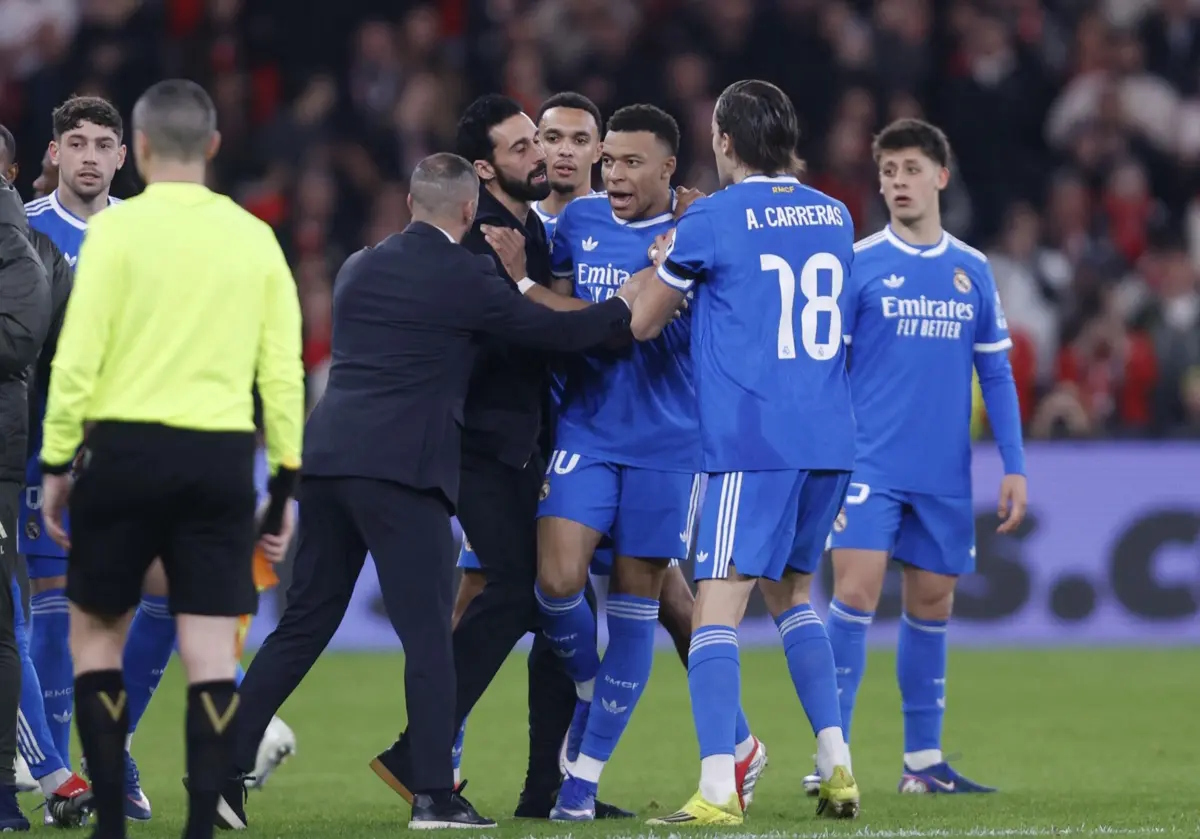 Desporto/Futebol: Liga dos Campeões: vitórias de peso e polémica por racismo marcam a noite europeia