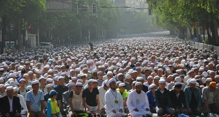 Moçambique | A manhã social do país: Ramadã 2026 começa hoje e mobiliza o mundo muçulmano — fé, jejum e solidariedade em foco, com olhar sobre Moçambique