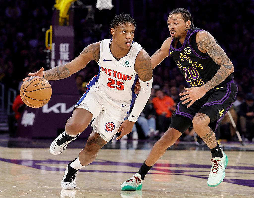 Detroit trava os Lakers e impõe-se no topo: Jenkins brilha numa noite de alta intensidade