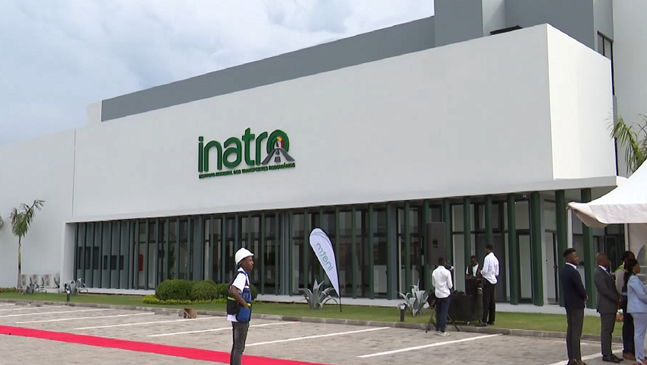 o Inatro no centro de uma reforma sob pressão