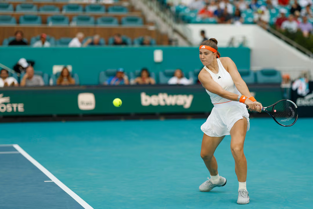 Miami: Muchová confirma estatuto, Sinner impõe a sua lei