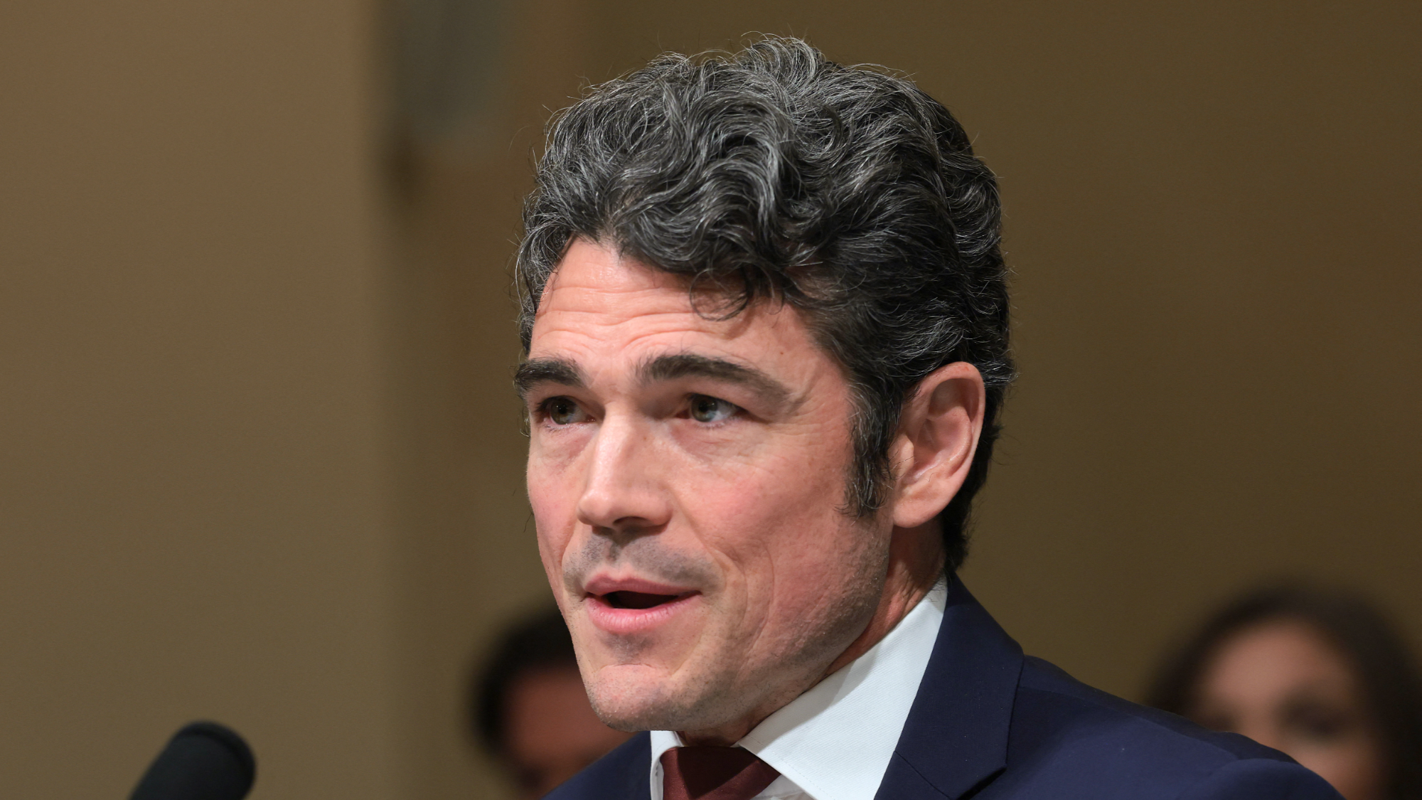 Diretor Antiterrorismo dos EUA Rompe com Trump e Rejeita Guerra no Irã