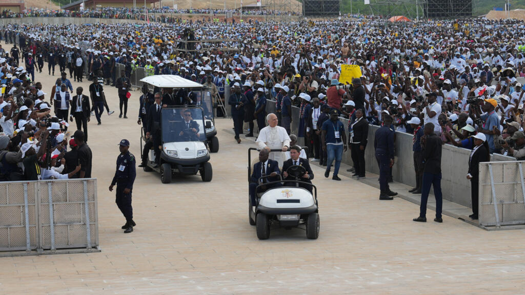 O papa em Angola: um apelo à esperança e ao combate à corrupção perante 100 mil fiéis