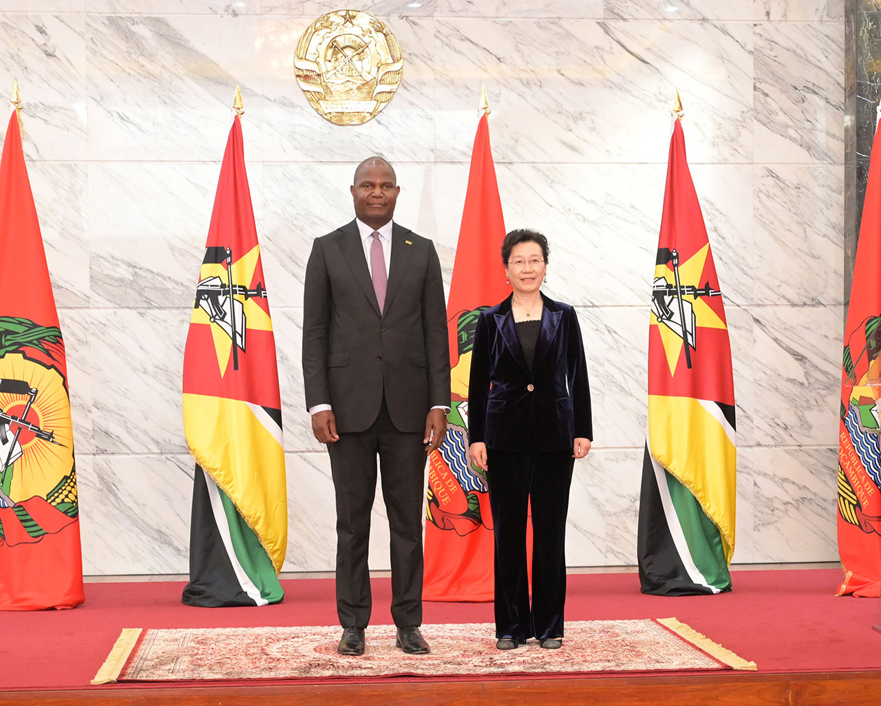 Visita de Estado a vir de Daniel Chapo à China reforça um eixo estratégico de investimento e influência