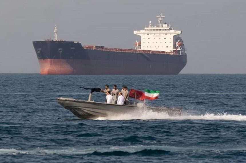 Irão usa frota invisível para desafiar bloqueio dos EUA no Estreito de Ormuz