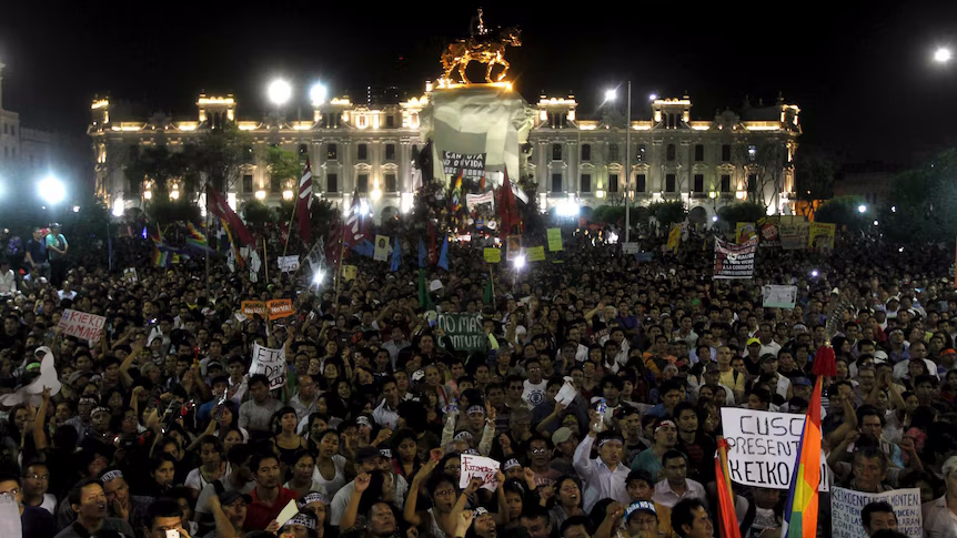 Peru: segundo turno opõe Fujimori e Sánchez em clima de forte divisão política
