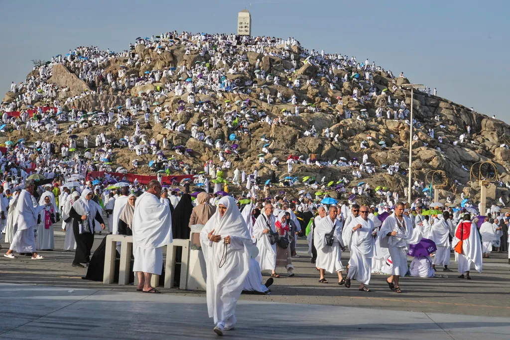 Mais de 1,5 Milhão de Peregrinos Já Chegaram à Arábia Saudita Para o Hajj em Meio a Tensões no Médio Oriente