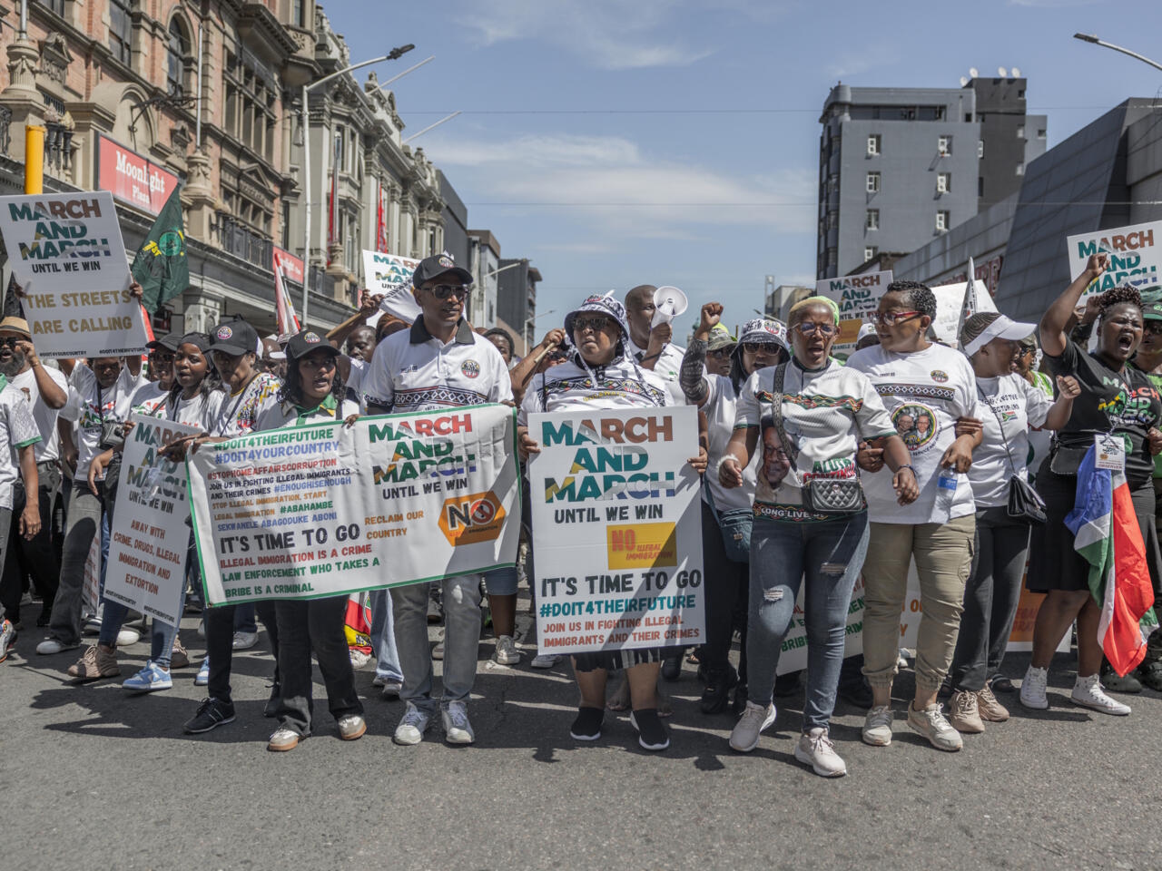 Ministros Sul-Africanos Reúnem-se de Urgência Para Travar Crescente Onda de Xenofobia