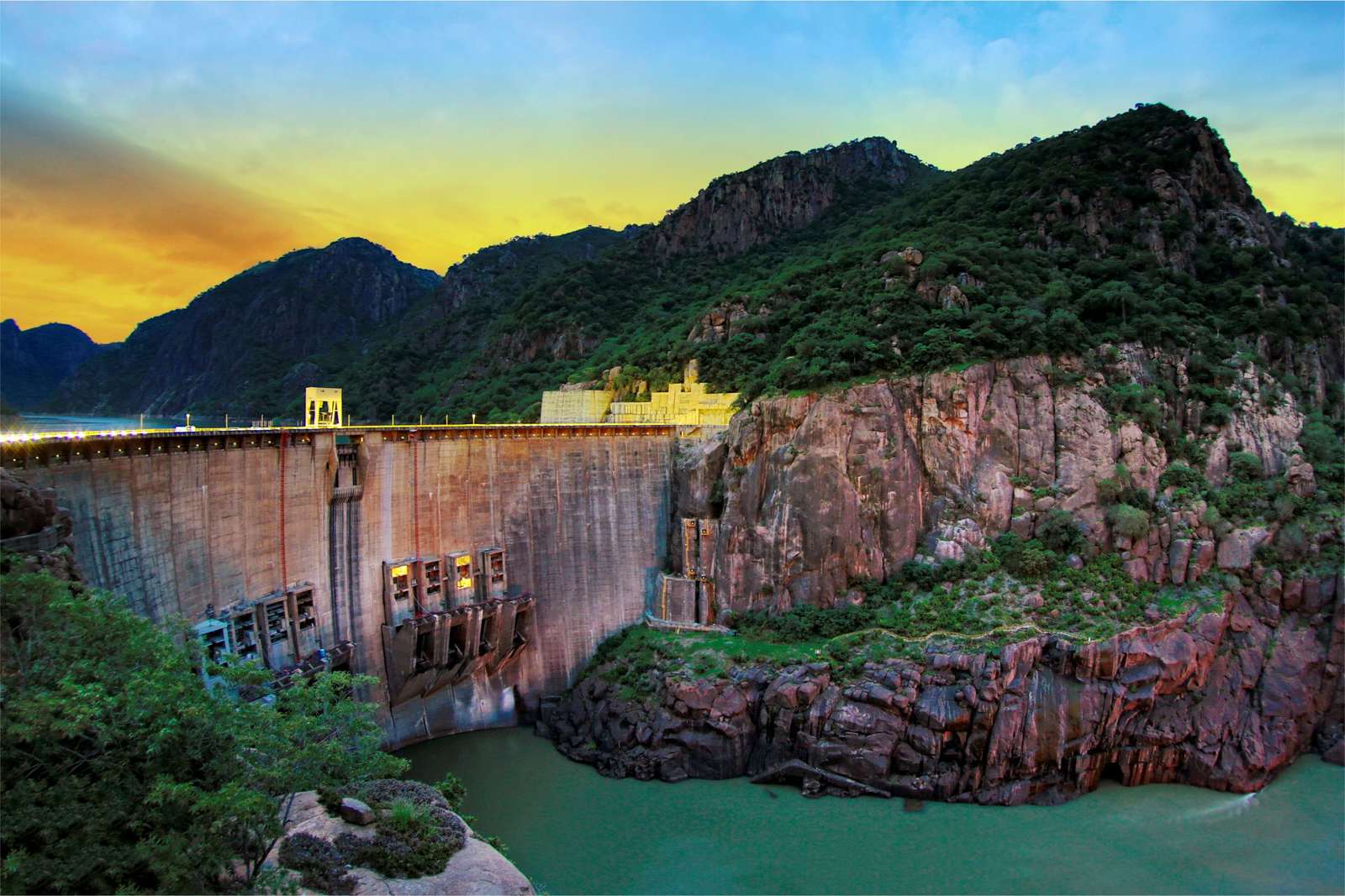 HCB garante lucros de 112 milhões de dólares apesar da seca — exportações e disciplina hídrica sustentam resultados em Cahora Bassa