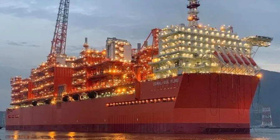Eni avalia terceira plataforma flutuante de gás natural na Bacia do Rovuma