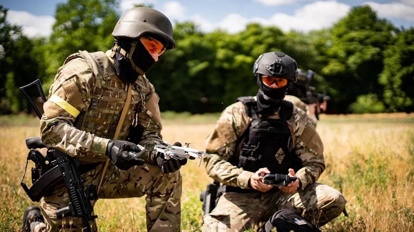 Guerra na Ucrânia: Drones, Esgotamento Russo e “Seis Meses Decisivos” segundo Comandantes Ucranianos