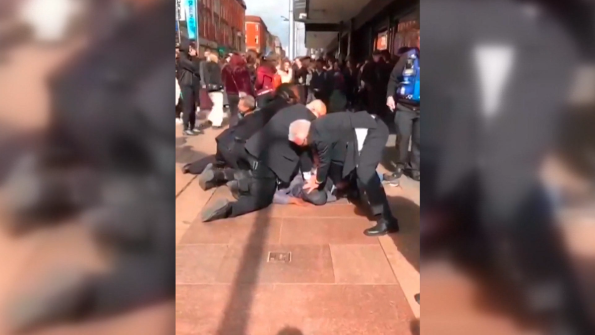Morte de Yves Sakila provoca protestos na Irlanda e reacende debate sobre violência racial