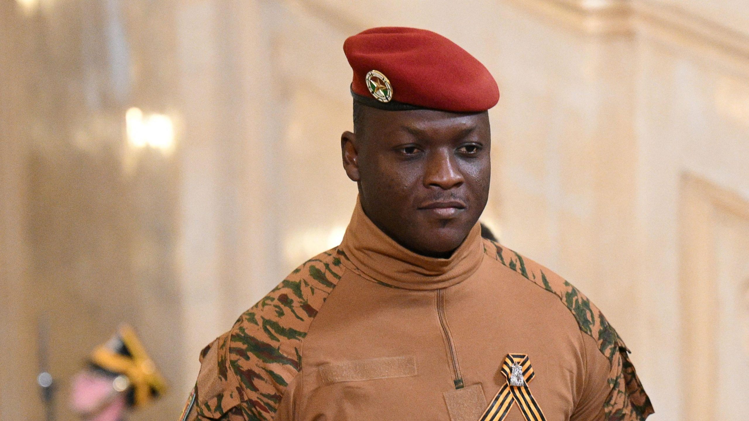 Burkina Faso Rompe Relações Diplomáticas com a França Alegando Néo-Colonialismo, Ingerência e Apoio a Redes Subversivas