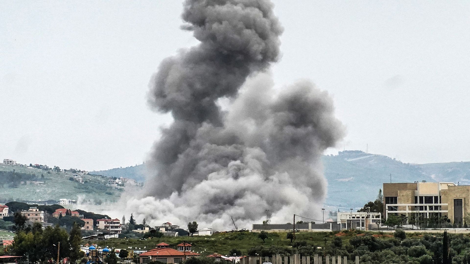 Hezbollah Rejeita Acordo de Cessar-Fogo Apoiado pelos EUA e Intensifica Tensão com Israel no Líbano