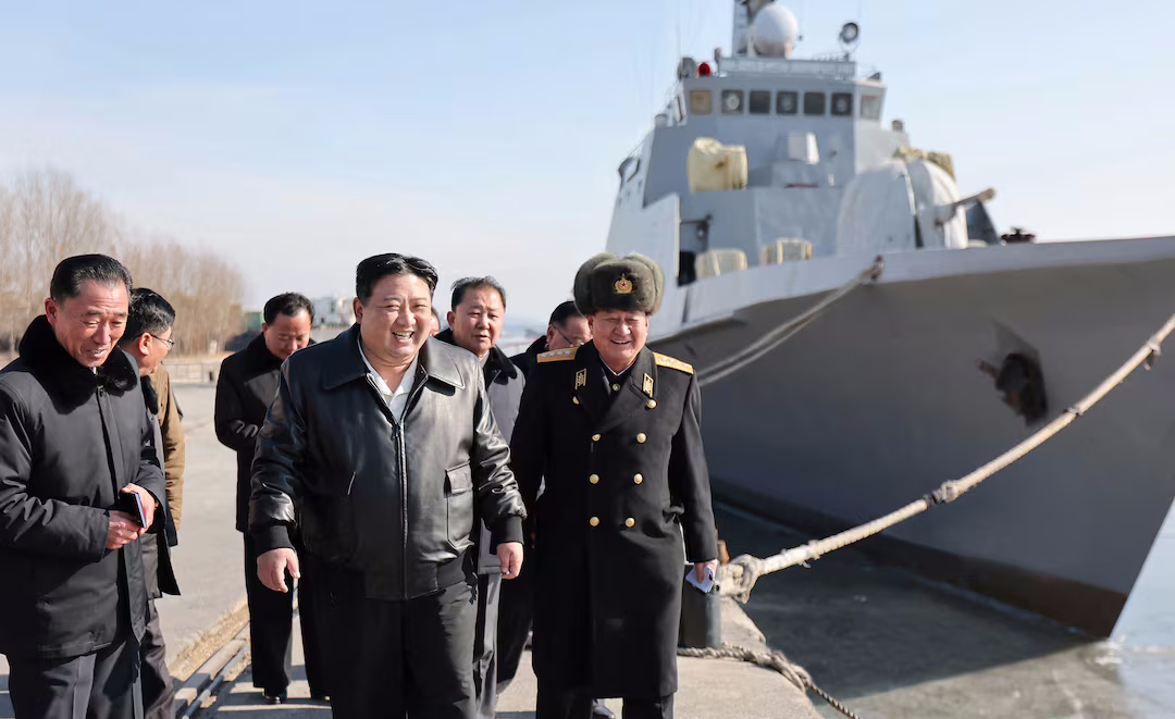 Coreia do Norte Acelera Militarização Nuclear da Marinha e Sinaliza Nova Fase da Corrida Armamentista na Ásia