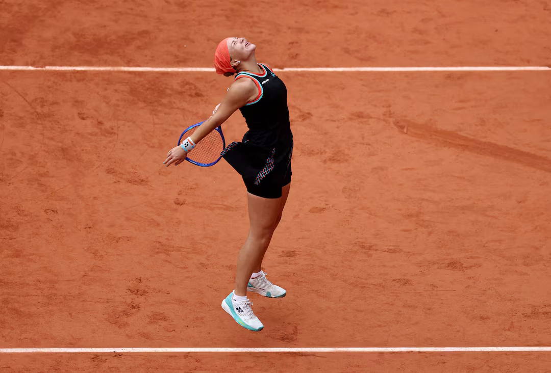 Lesões, Reviravoltas e Vento Forte em Roland-Garros: Berrettini Abandona, Arnaldi Avança e Shnaider Elimina Sabalenka