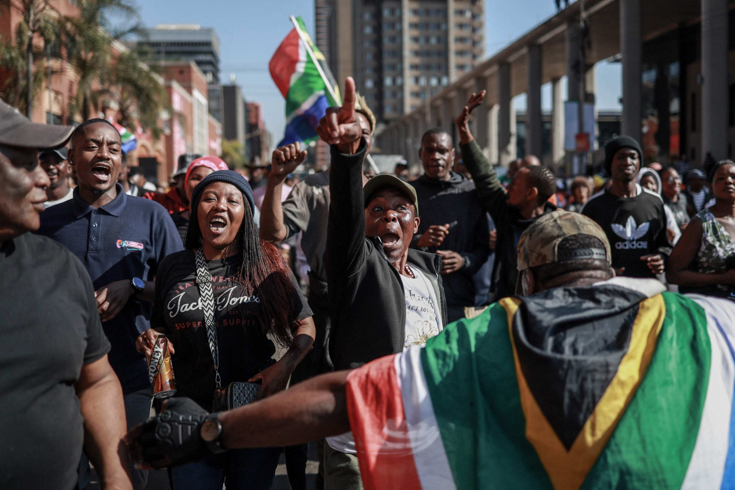 O Que Reter de 30 de Junho na África do Sul, Manifestações em Massa Contra Imigrantes, Mortes, Repatriamentos e uma Crise que Abala o País