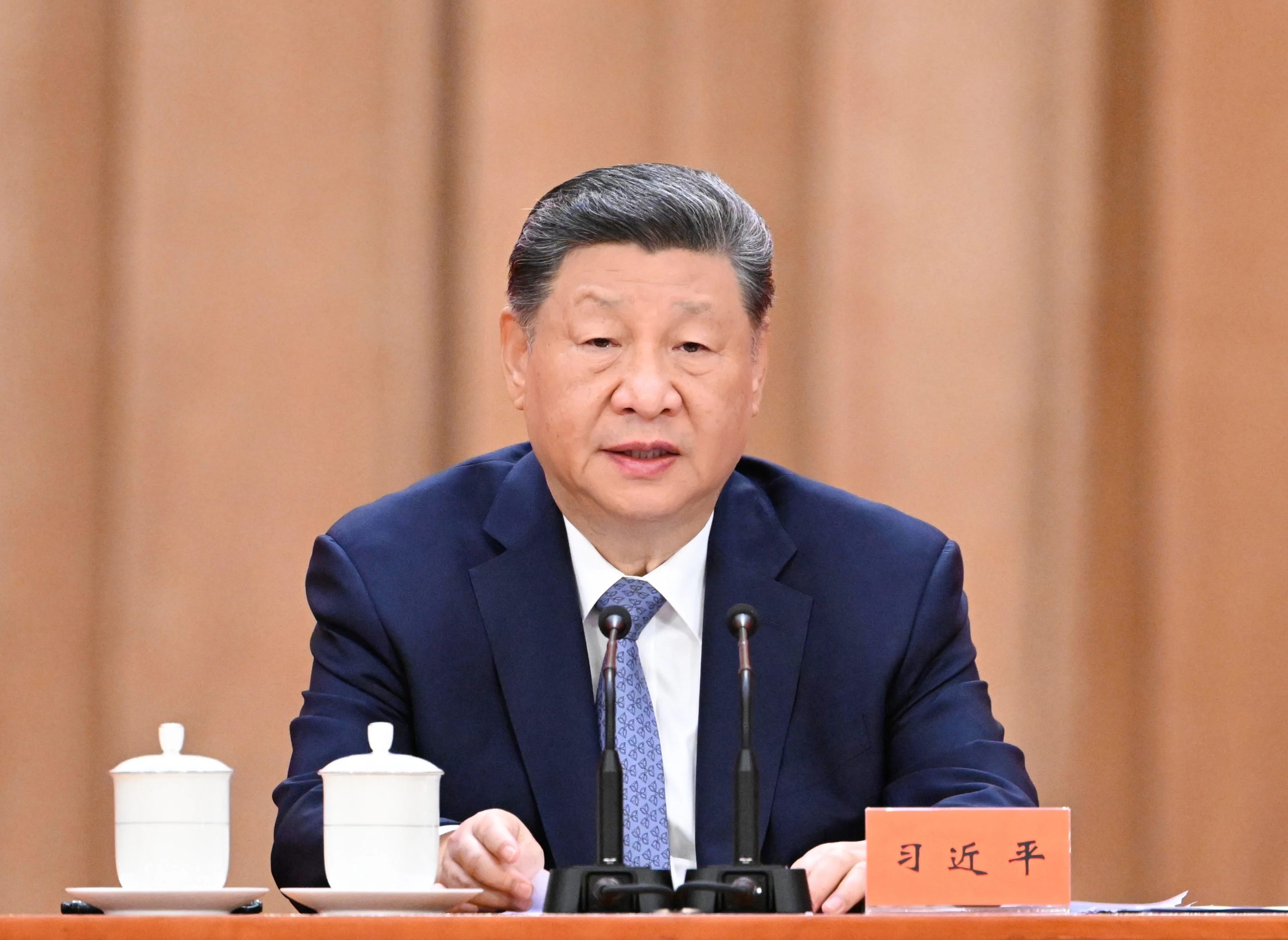 China acelera corrida da inteligência artificial e desafia liderança tecnológica dos Estados Unidos
