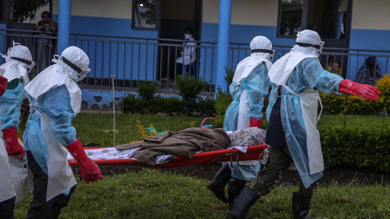 Epidemia de Ebola agrava-se na RDC e OMS alerta para número real de casos muito superior ao oficial