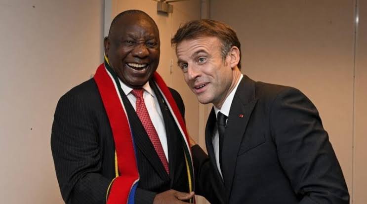 Ramaphosa em França: educação global, negócios e memória histórica no centro da visita oficial