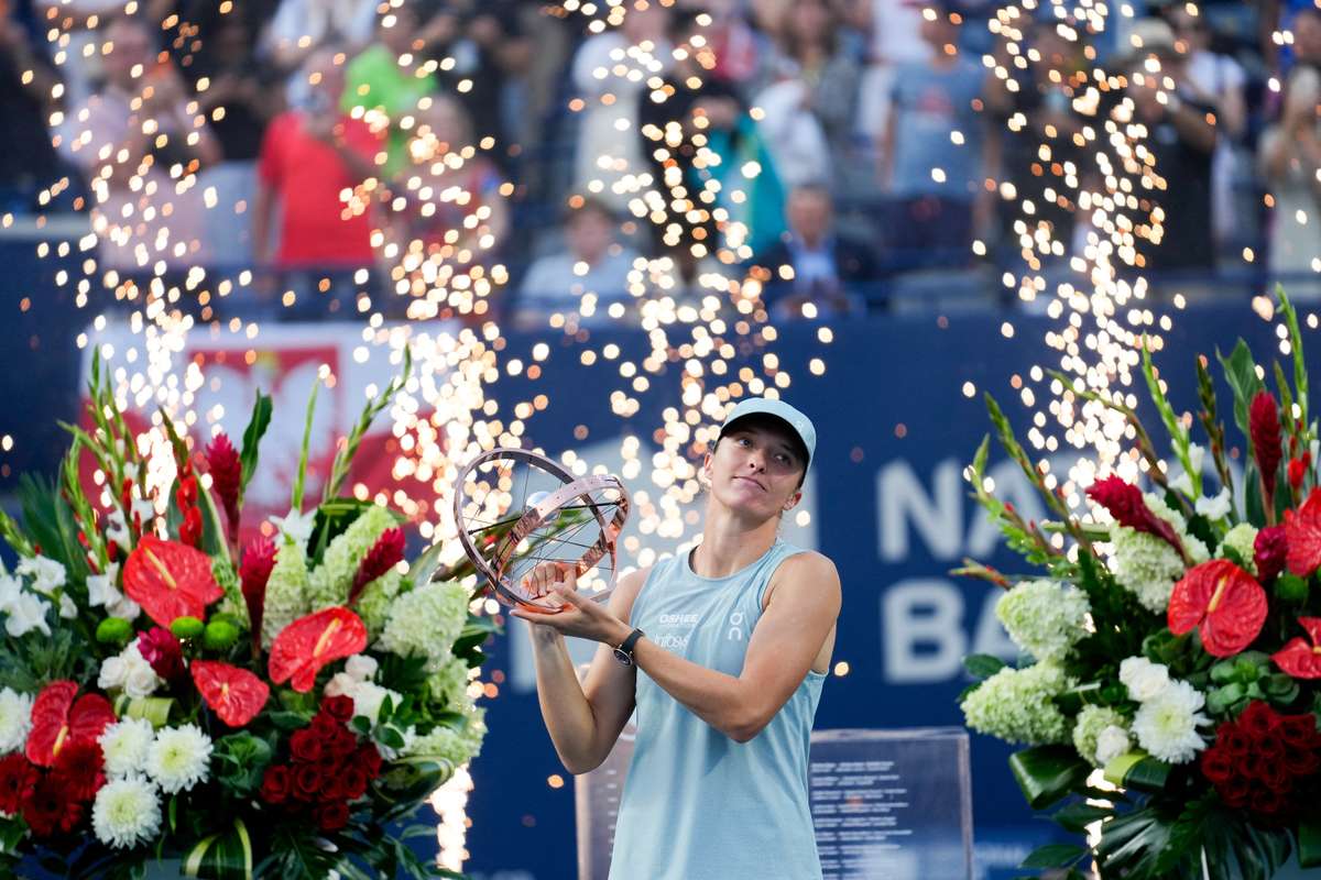 Swiatek confirma superioridade em Toronto e ergue o seu 12.º troféu WTA 1000
