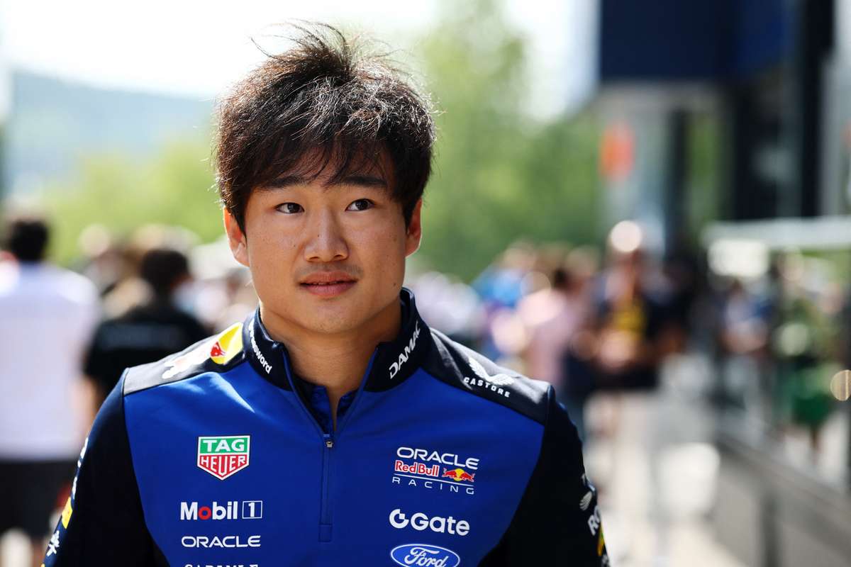 Tsunoda recebeu a chamada para o GP da Holanda enquanto estava na praia