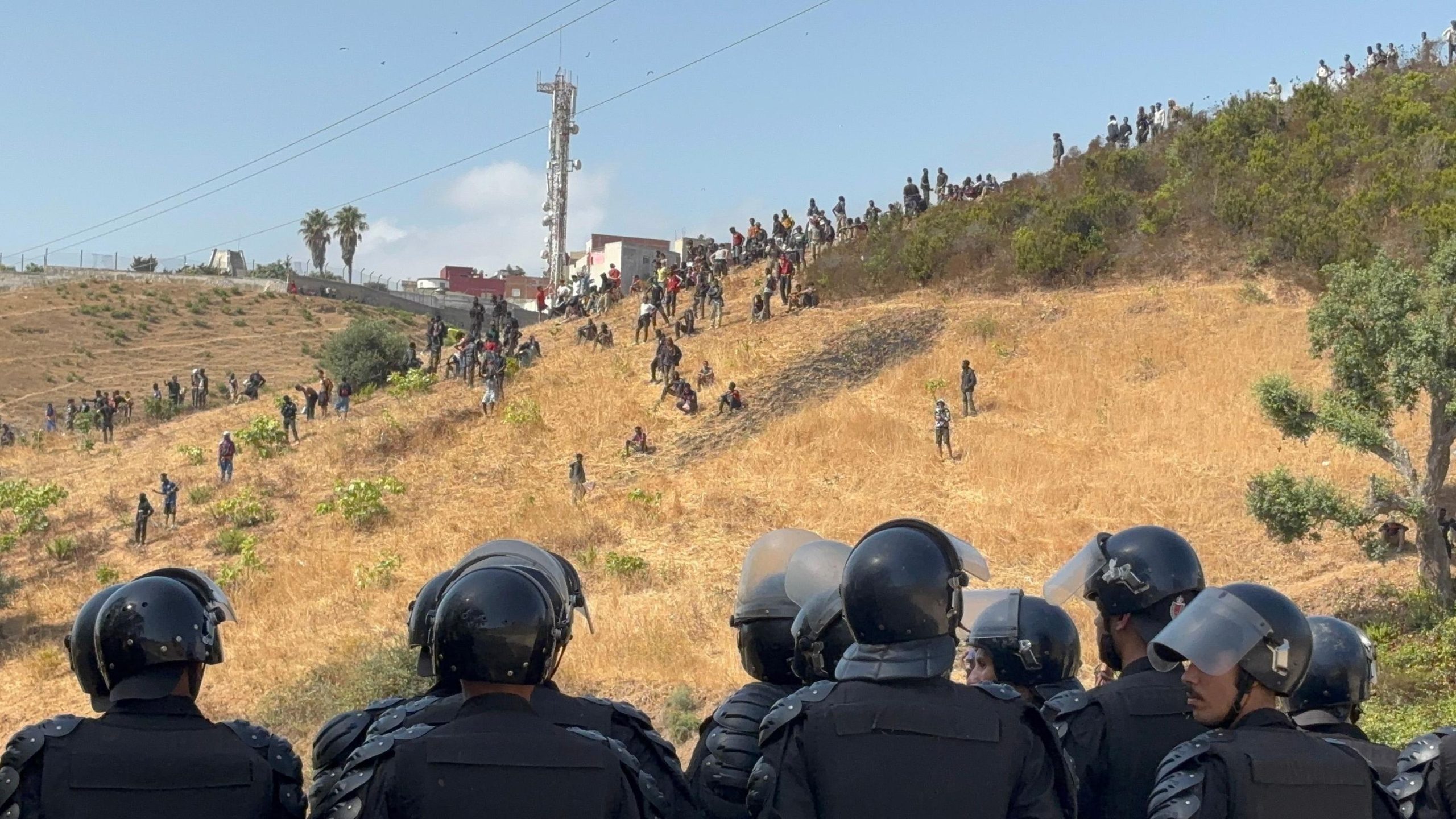 Governo espanhol apela à calma após confrontos em Ceuta ligados a manifestações anti‑migrantes