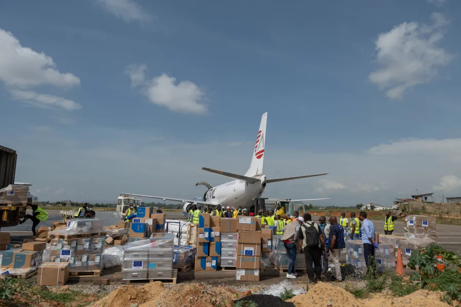 Congo recebe mais de 16.000 doses de vacina contra o Ébola em pleno surto descrito como “exponencial”