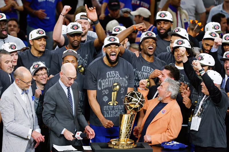 Abertura da NBA em dúvida: Flashscore anuncia Knicks–76ers e Spurs–Thunder e comete erro sobre LeBron