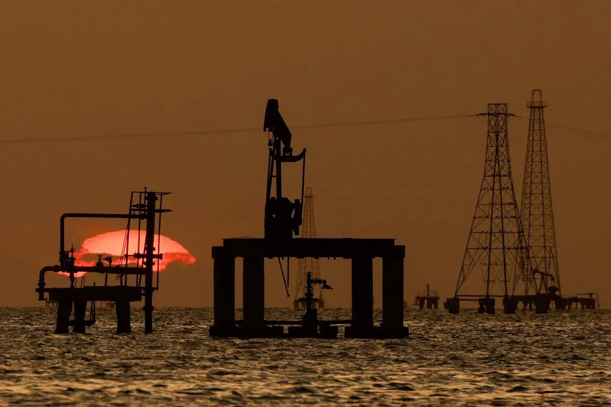 EUA celebram acordo que confere controlo sobre 65 mil milhões de barris de petróleo venezuelano