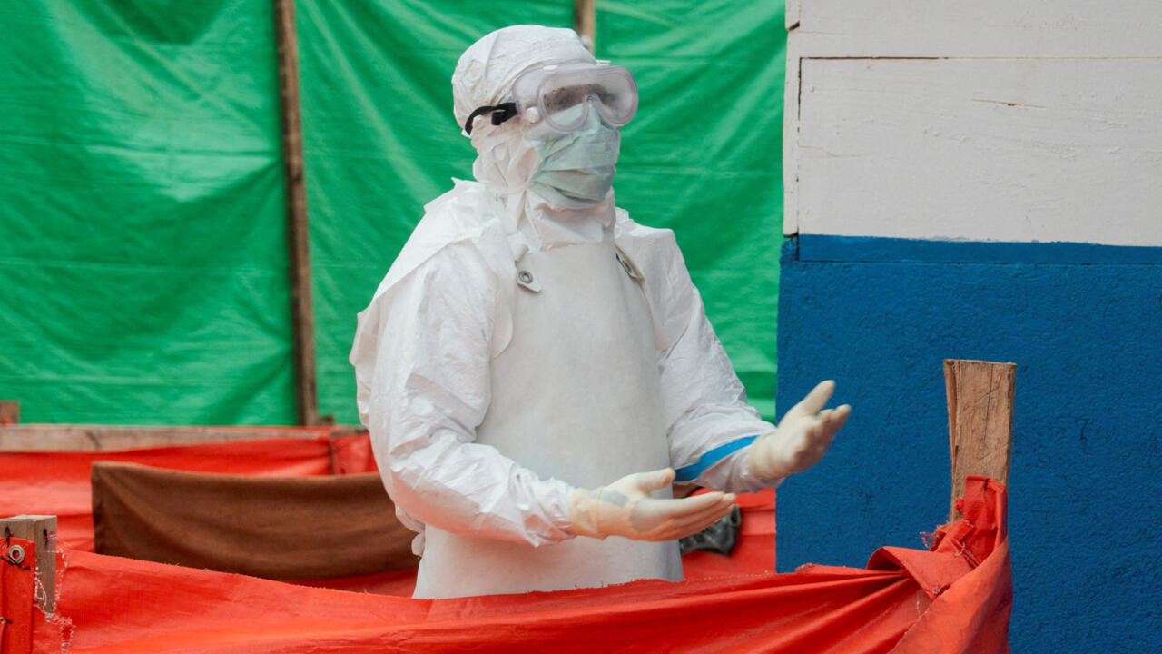 OMS vê sinais encorajadores na resposta ao Ébola na RDC, mas alerta que surto “está longe de terminar”